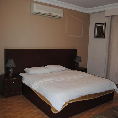 Alballouti Hotel Suites Amman Exterior foto