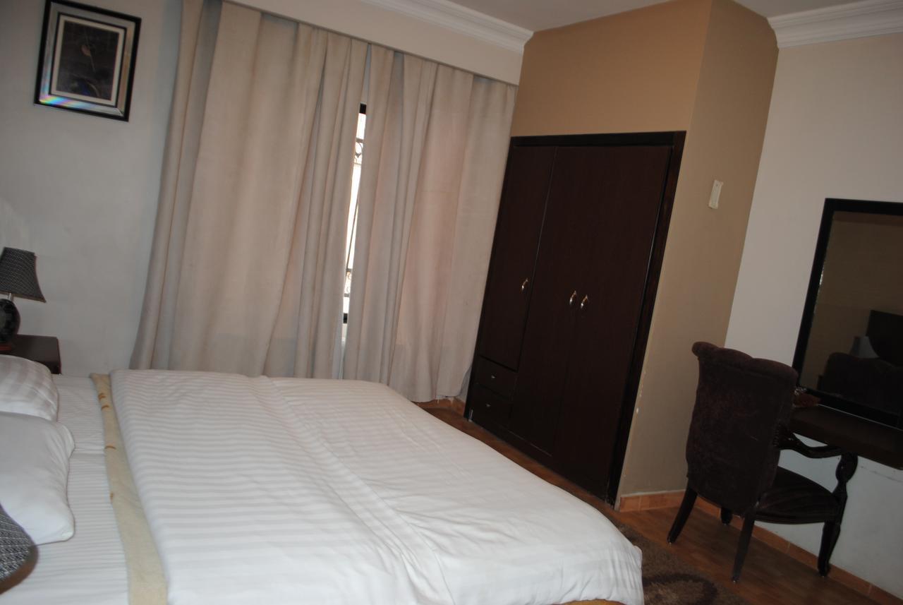 Alballouti Hotel Suites Amman Exterior foto