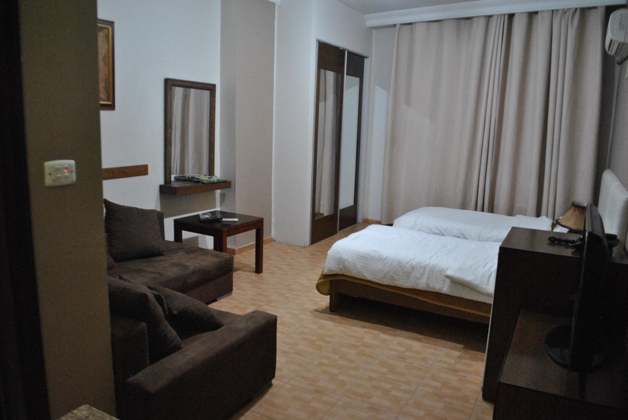 Alballouti Hotel Suites Amman Exterior foto