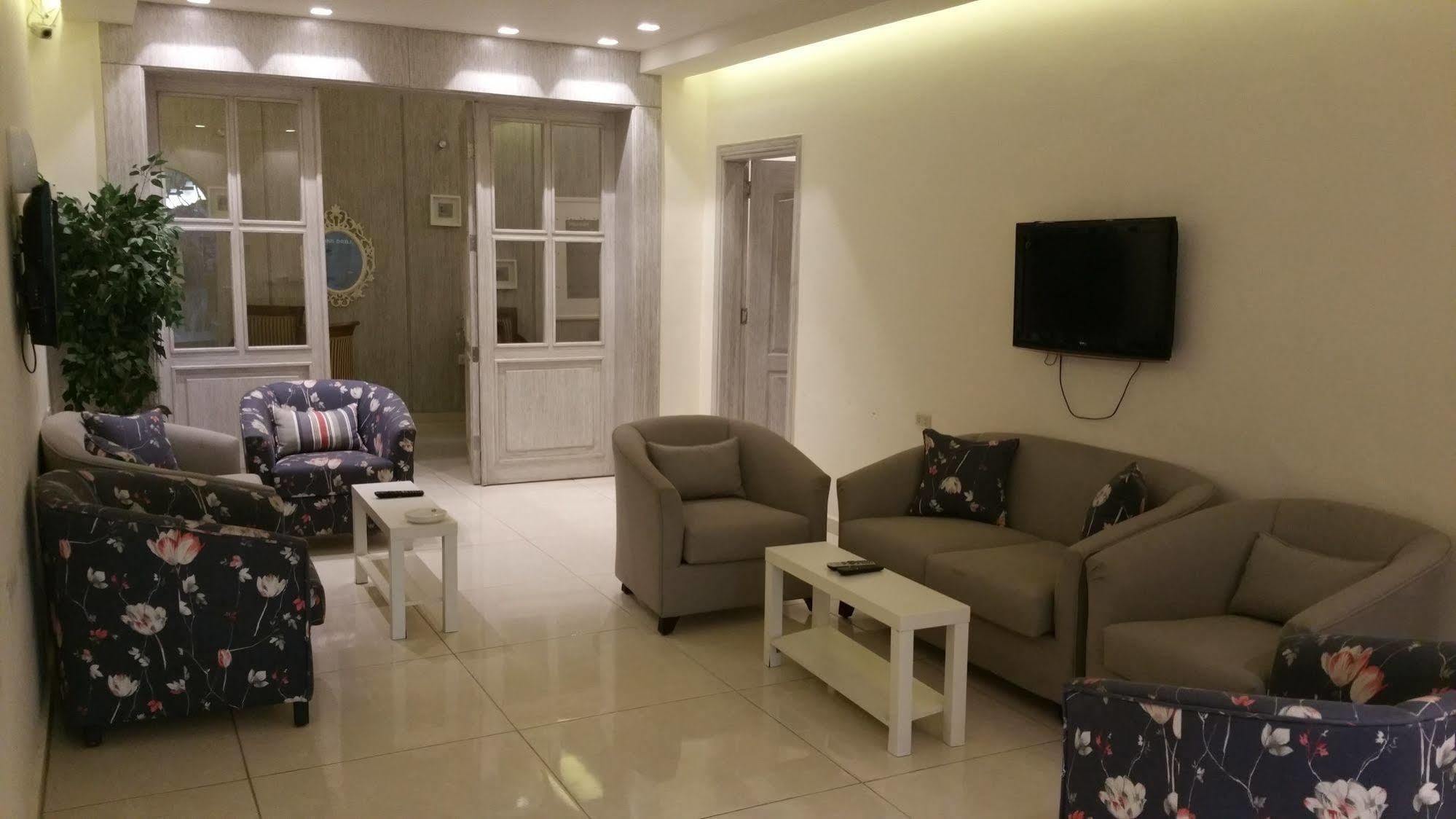 Alballouti Hotel Suites Amman Exterior foto