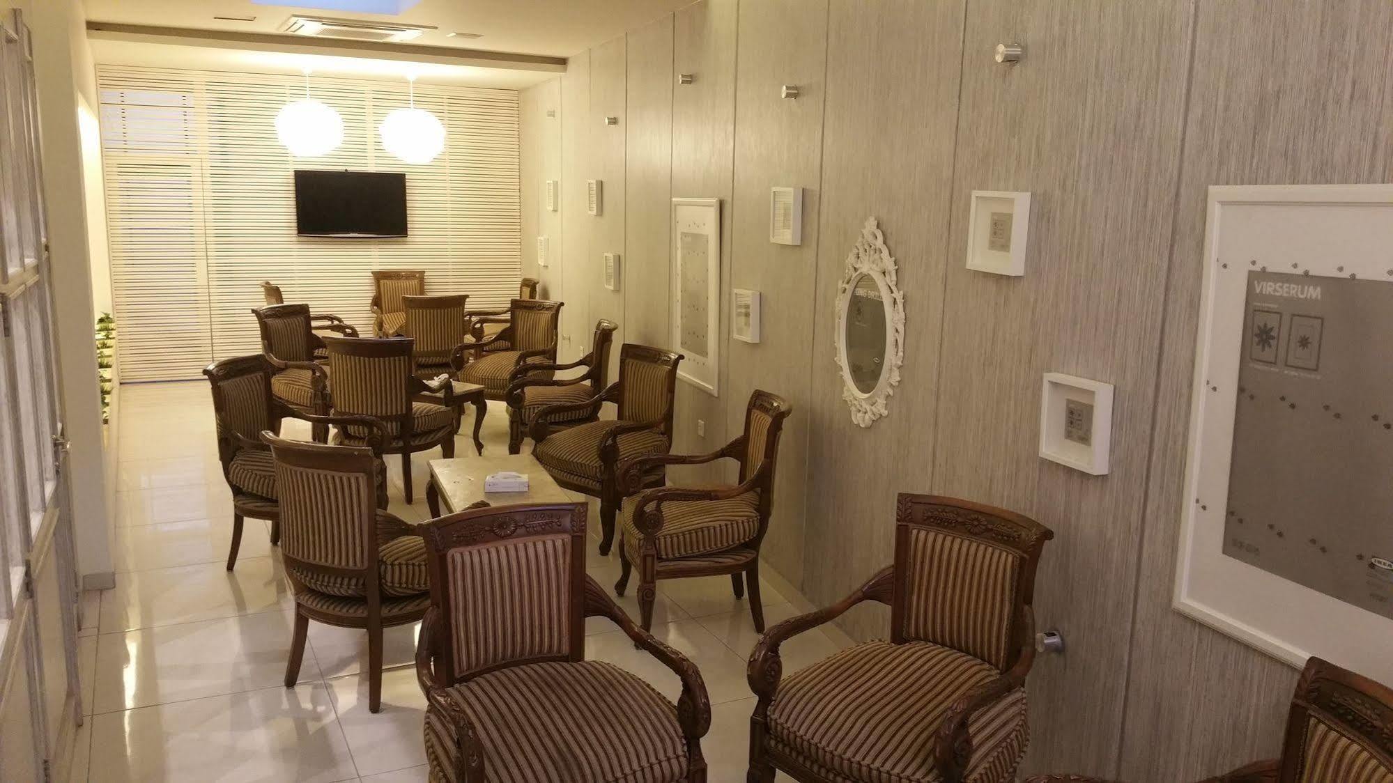 Alballouti Hotel Suites Amman Exterior foto
