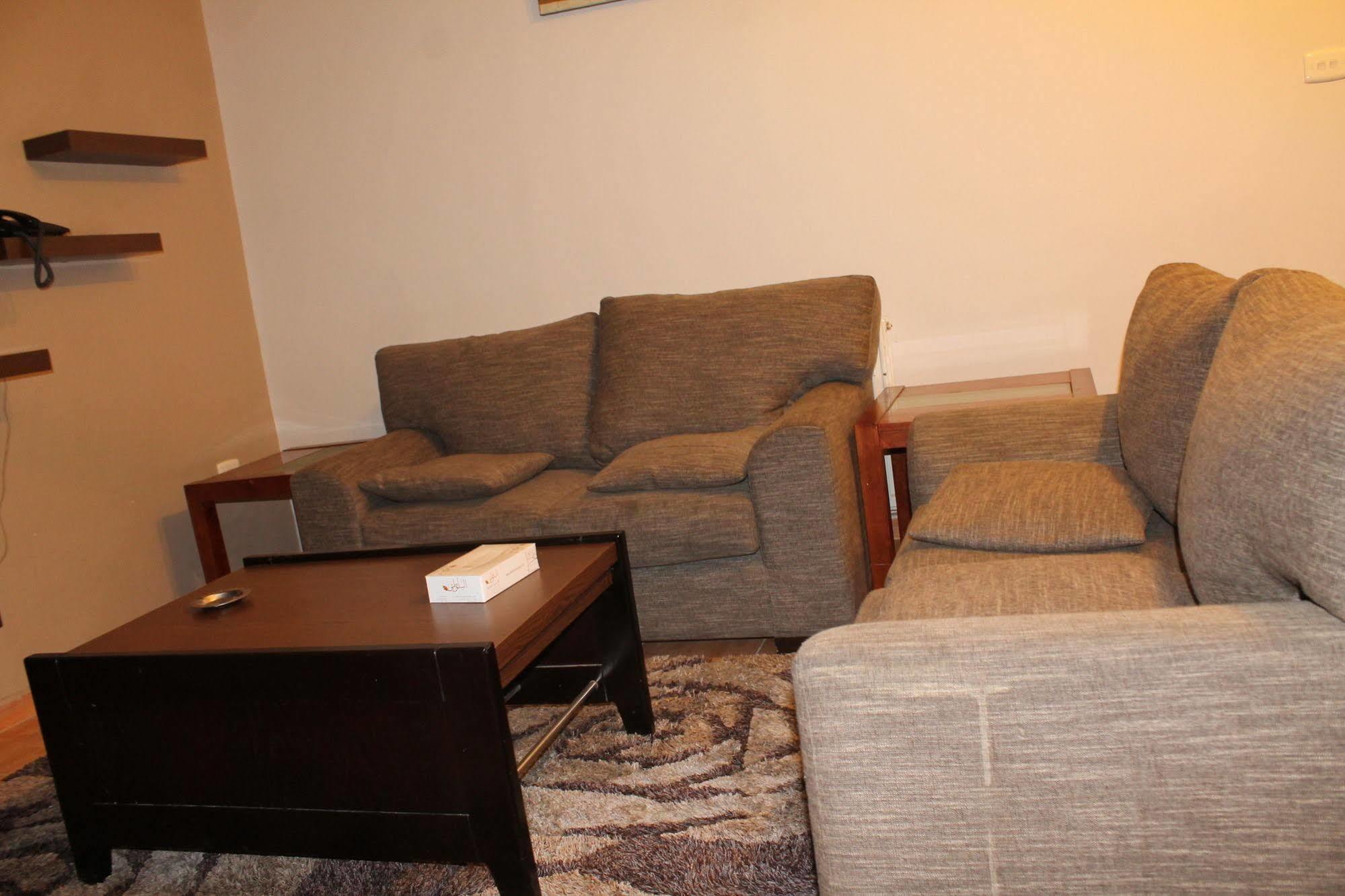 Alballouti Hotel Suites Amman Exterior foto